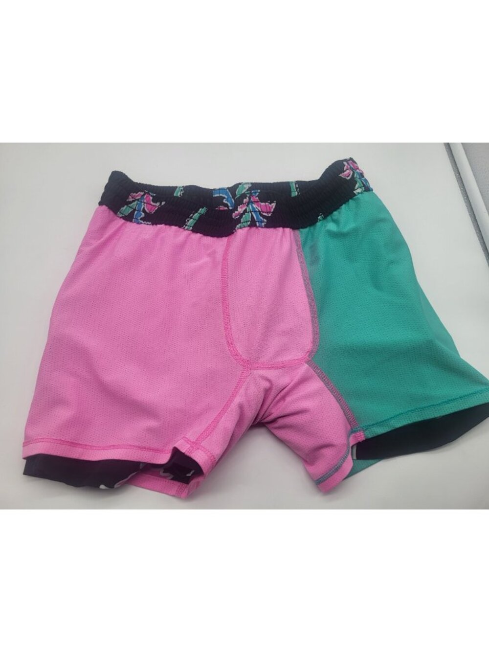 Chubbies The Havana Nights Lined Classic Swim Trunk Black Palms SZ SM 4" inseam - Picture 7 of 7